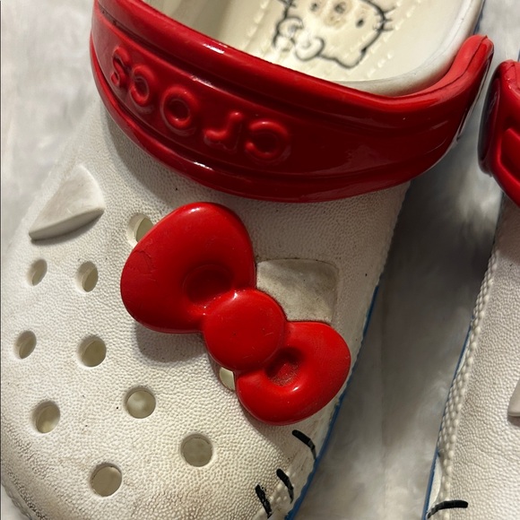 Hello Kitty Crocs - Picture 11 of 13